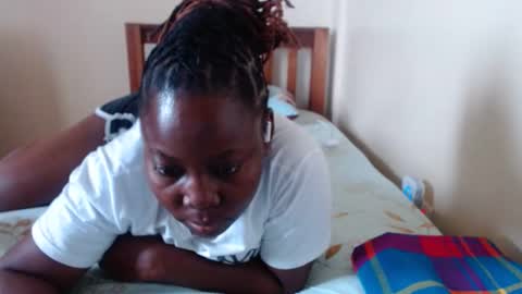 Snapshot of alicialust1 chatting on February 18, 9:54 am alicialust1 online show from February 18, 9:54 am