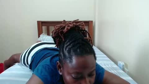 Snapshot of alicialust1 chatting on March 12, 7:02 am alicialust1 online show from March 12, 7:02 am