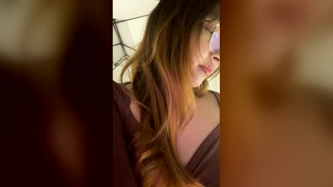 Alicia  online show from June 6, 1:54 am