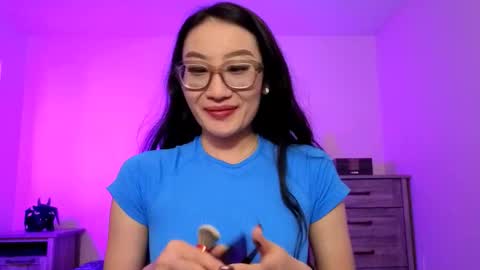 Alicia Hebi online show from October 10, 12:04 pm