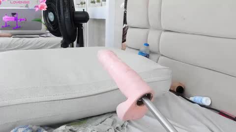 im tutti online show from February 21, 5:35 am