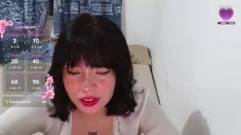 Snapshot of aliciia_23 chatting on November 21, 11:25 pm aliciia_23 online show from November 21, 11:25 pm