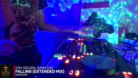 Snapshot of alien8720 chatting on October 16, 6:31 pm busco rockera online show from October 16, 6:31 pm