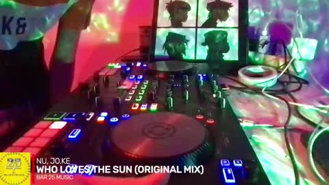 Snapshot of alien8720 chatting on November 20, 6:29 pm busco rockera online show from November 20, 6:29 pm