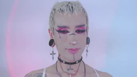     online show from March 3, 12:50 am