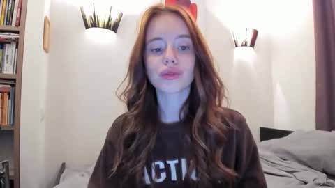 Snapshot of aliensi chatting on September 15, 7:47 pm aliensi online show from September 15, 7:47 pm