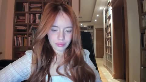 Snapshot of aliensi chatting on February 25, 7:45 pm aliensi online show from February 25, 7:45 pm