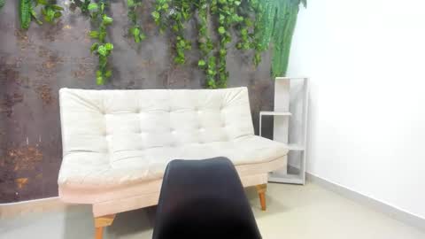 Alice online show from November 19, 8:20 pm