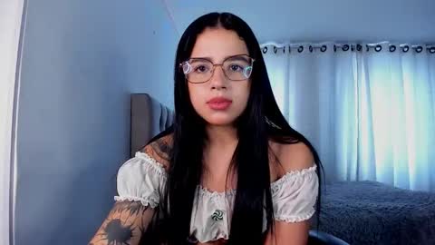 aliice_walker_ online show from November 25, 5:57 pm