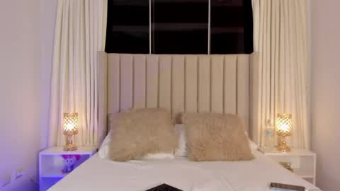 Alisson  online show from April 16, 4:02 am