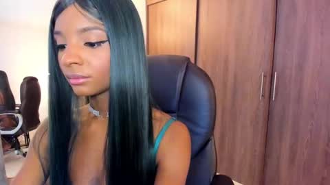 Snapshot of alika_houston chatting on February 13, 4:32 am IG Alik nasso online show from February 13, 4:32 am