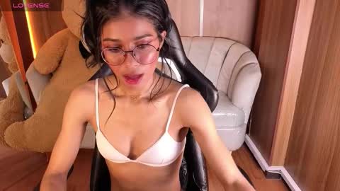 alina_b_ online show from February 11, 12:37 am