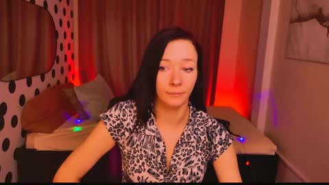 Snapshot of alina_cute_ chatting on December 16, 6:21 am Alina online show from December 16, 6:21 am