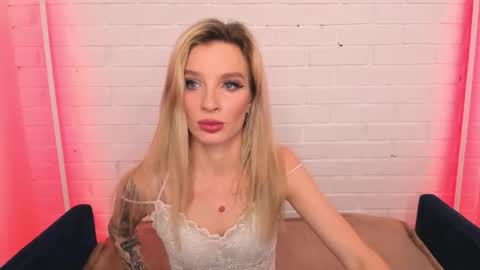 Alina online show from December 3, 1:35 am