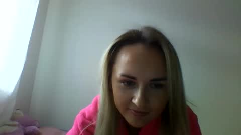 Snapshot of alinaaa_kams chatting on October 31, 9:32 am AlinaSexy online show from October 31, 9:32 am