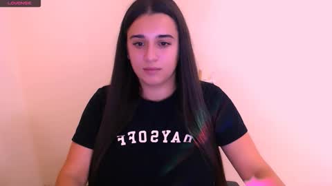 Snapshot of alinaasti_ chatting on October 23, 7:29 am Alina online show from October 23, 7:29 am