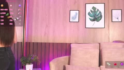 Snapshot of alinabennet chatting on June 3, 11:35 am Alina Bennet online show from June 3, 11:35 am