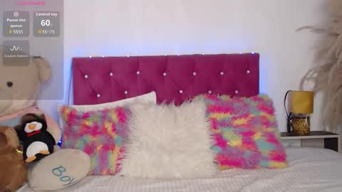 lili online show from October 8, 5:38 am