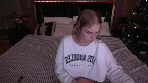 Snapshot of alinalemon chatting on January 8, 5:37 pm Alina online show from January 8, 5:37 pm