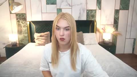 Snapshot of alinalemon chatting on July 26, 12:23 pm Alina online show from July 26, 12:23 pm