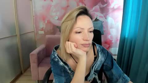 AlinaMoor online show from March 11, 7:03 am