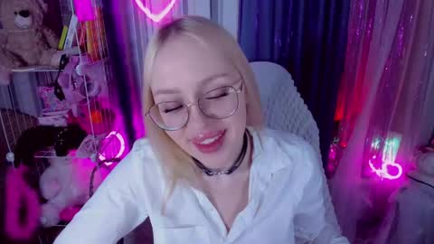 alinaocean online show from April 20, 4:43 pm