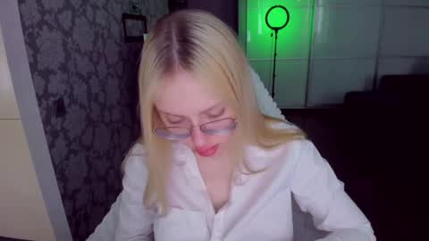 alinaocean online show from May 10, 8:30 am