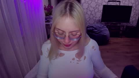 alinaocean online show from May 25, 8:26 pm