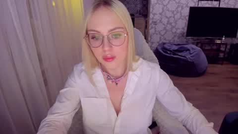 alinaocean online show from May 30, 6:16 pm