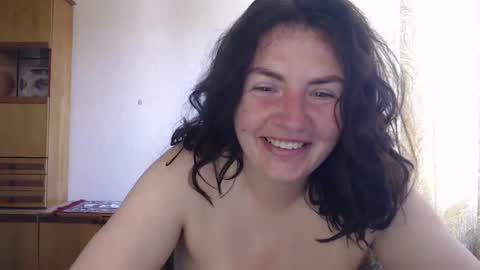Snapshot of alinaxjames chatting on July 14, 8:52 am AlinaxJames online show from July 14, 8:52 am