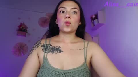 Snapshot of alisa__cain chatting on May 23, 8:40 am Alejandra online show from May 23, 8:40 am
