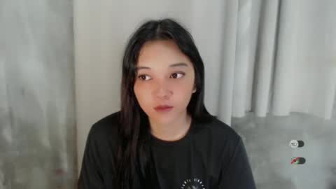 Snapshot of alisa_kiss_ chatting on December 8, 7:00 pm Shanti xhey online show from December 8, 7:00 pm