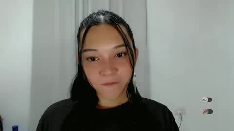 Snapshot of alisa_kiss_ chatting on October 17, 12:58 am Shanti xhey online show from October 17, 12:58 am
