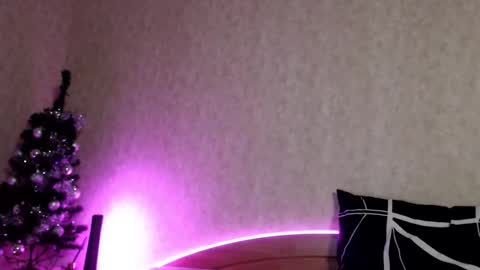 alisaadoll online show from January 11, 1:05 pm