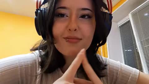 Yoyo online show from November 25, 4:07 pm