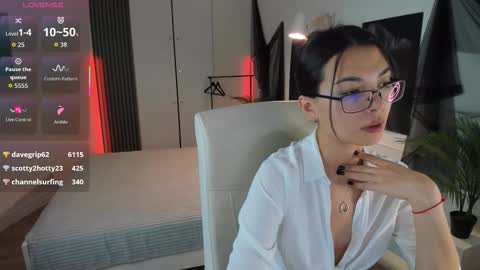 Snapshot of alisasian chatting on November 17, 7:41 pm Alice online show from November 17, 7:41 pm