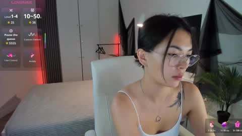 Snapshot of alisasian chatting on November 18, 7:46 am Alice online show from November 18, 7:46 am