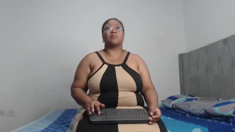 Snapshot of alisha_charm1 chatting on February 4, 5:41 pm Alisha charm1 online show from February 4, 5:41 pm