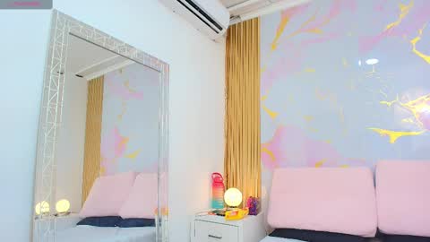 Snapshot of alishadixon chatting on November 4, 12:04 pm Alisha online show from November 4, 12:04 pm