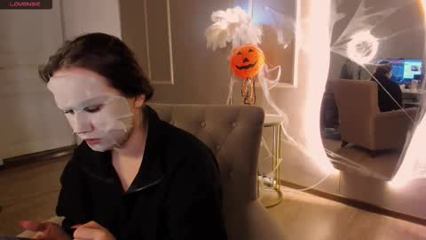 Alisia online show from October 15, 8:14 am