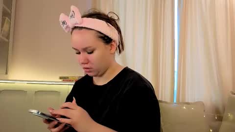 Alisia online show from February 5, 7:46 am