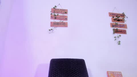 Alisia online show from March 27, 6:19 am