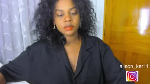 Snapshot of alison_ker chatting on June 3, 6:49 am Sofias house online show from June 3, 6:49 am