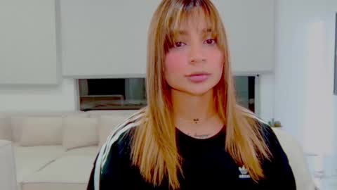 Snapshot of alisondiaz_ chatting on January 2, 11:38 pm Alison diaz online show from January 2, 11:38 pm