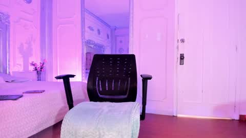 Alison Fishert online show from November 4, 12:59 pm