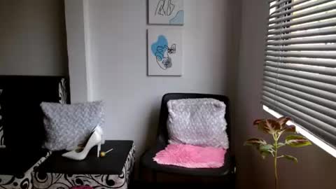 Snapshot of alisonturbay chatting on June 19, 3:38 pm Alisonturbay online show from June 19, 3:38 pm