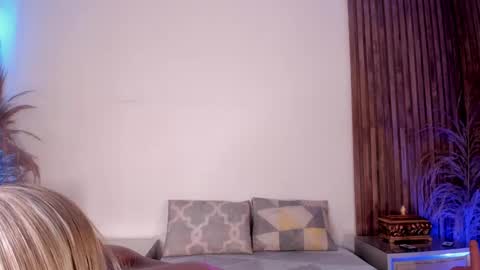 Alison Moon  online show from January 11, 10:51 am