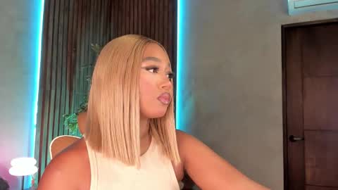 Alison Moon  online show from November 13, 10:41 pm