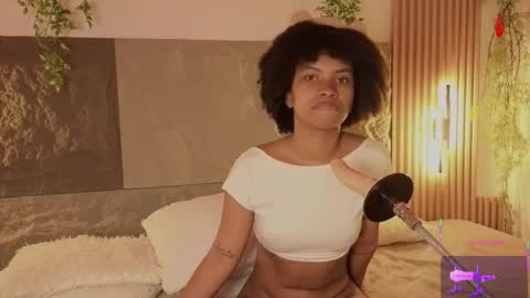 Snapshot of alissa_cute1 chatting on November 19, 2:50 pm Mia online show from November 19, 2:50 pm