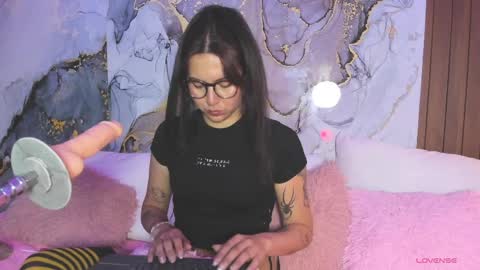 Mia online show from March 30, 8:21 pm